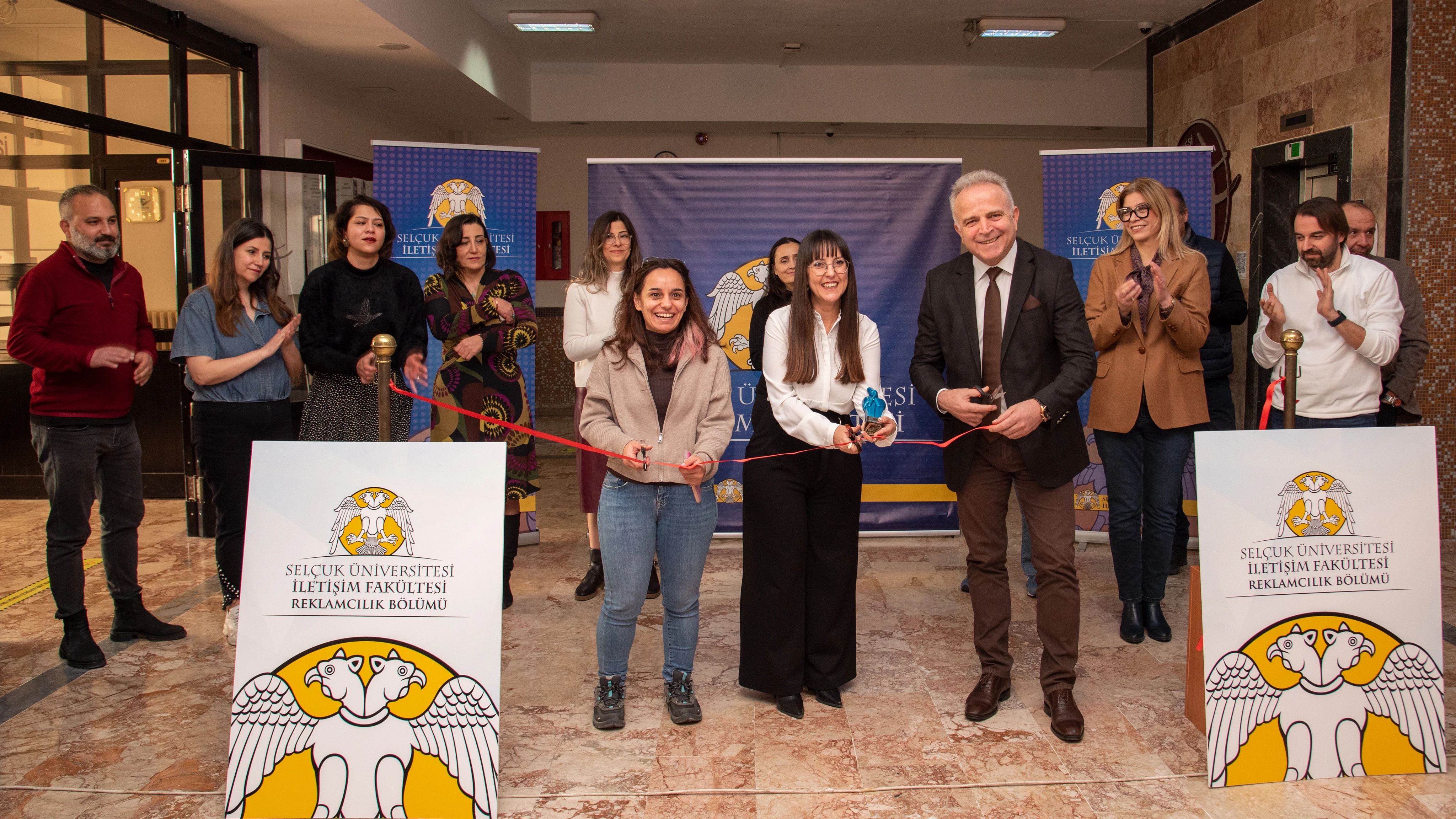 6 Şubat’ta yitirilen hayatlar “Kırık Simetriler” sergisiyle anıldı